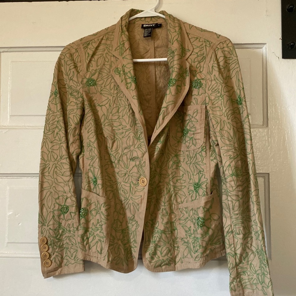 3 for $10 tops! Bundle 3 tops for $10 including this 
DNKY linen jacket.